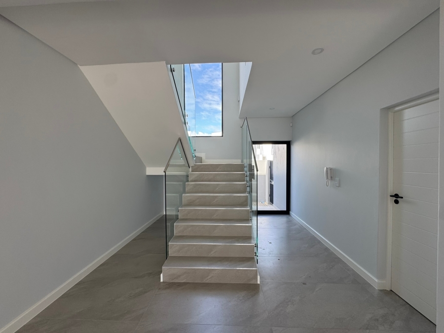 4 Bedroom Property for Sale in Sandown Western Cape